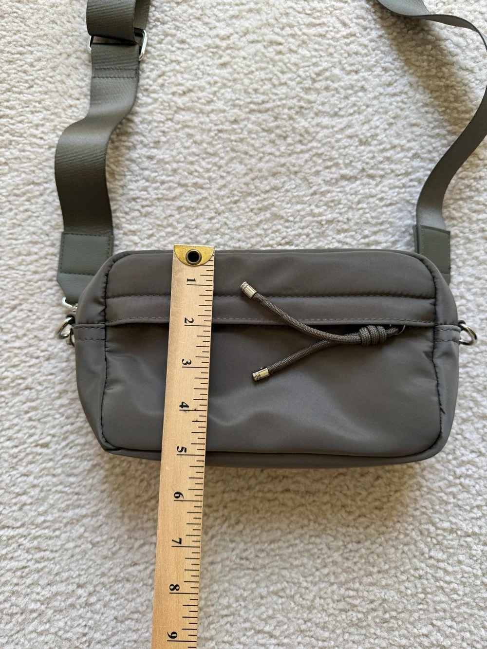 Women’s Crossbody Sling Bag in olive green - Minimal Everyday Carry
